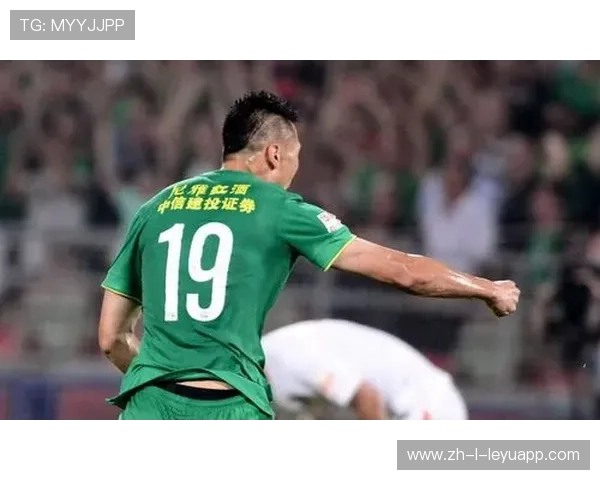 太阳边路传切完成多次致命配合锁定胜果