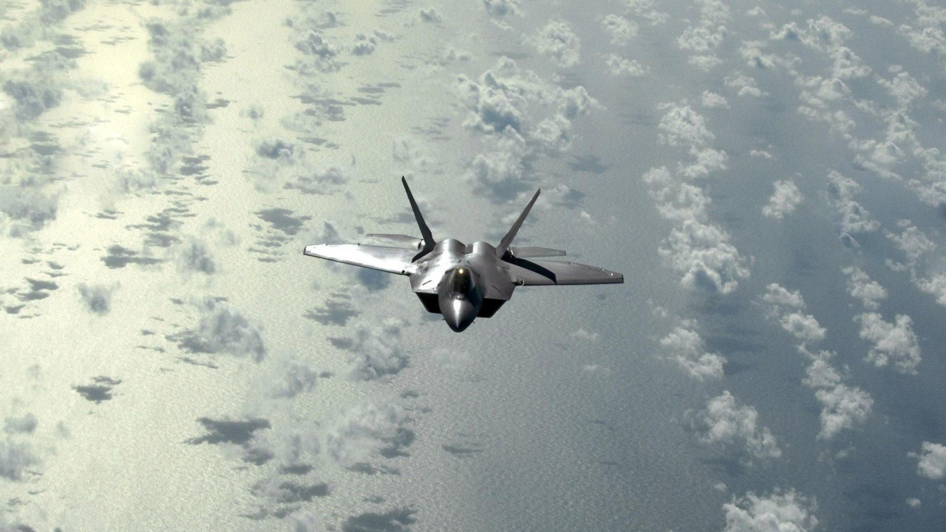 中国足球国家队推行一对一战术能力训练，一对一足球比赛